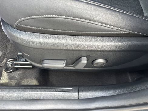 Certified 2024 Kia Seltos SX w/ SX Sunroof Package image 22