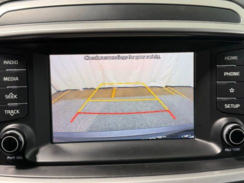 Used 2020 Kia Sorento L image 16