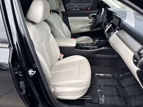 Used 2023 Kia Sorento S w/ Panoramic Sunroof Package image 9