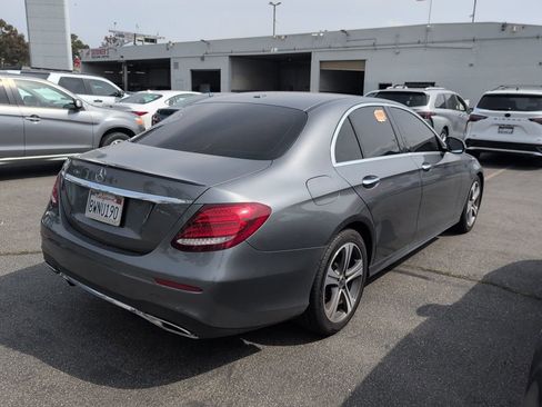 Used 2020 Mercedes-Benz E 350 Sedan image 4