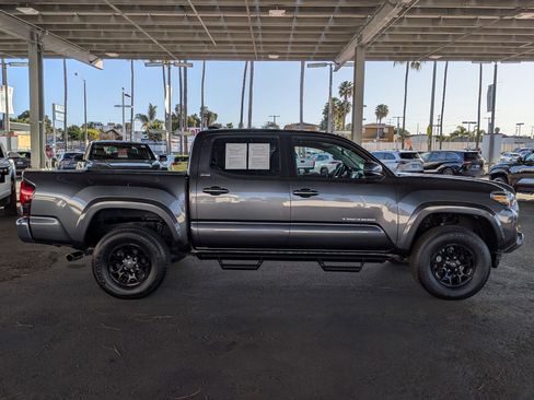 Certified 2022 Toyota Tacoma SR5 image 5