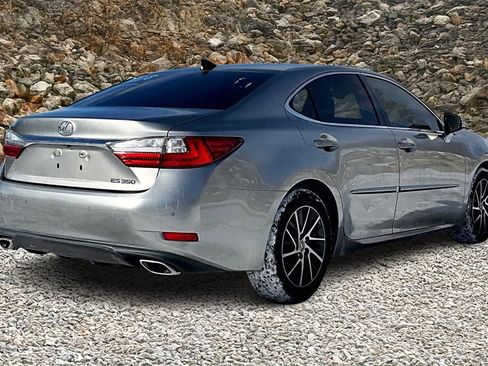 Used 2017 Lexus ES 350 image 2