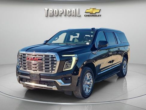 Used 2025 GMC Yukon XL Denali AWD/4WD image 1