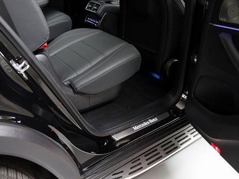 Certified 2025 Mercedes-Benz GLS 450 4MATIC image 37