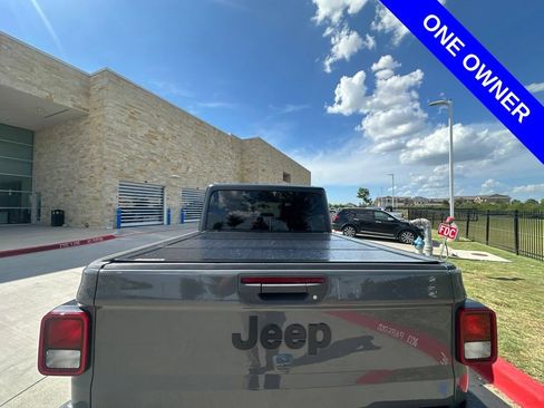 Used 2021 Jeep Gladiator Sport AWD/4WD image 4