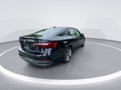 Used 2024 Volkswagen Jetta SE FWD image 8