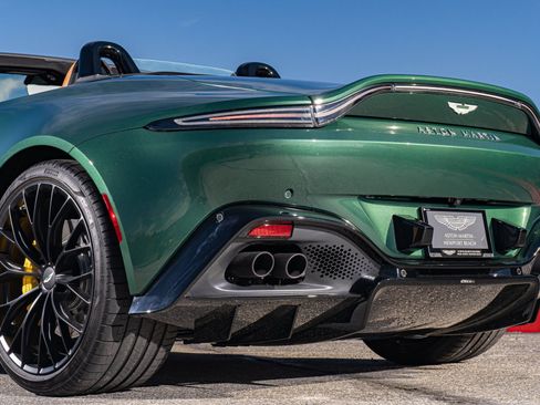 Used 2023 Aston Martin V8 Vantage Roadster RWD image 11