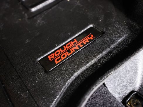 Used 2016 Jeep Wrangler Unlimited Sahara image 14