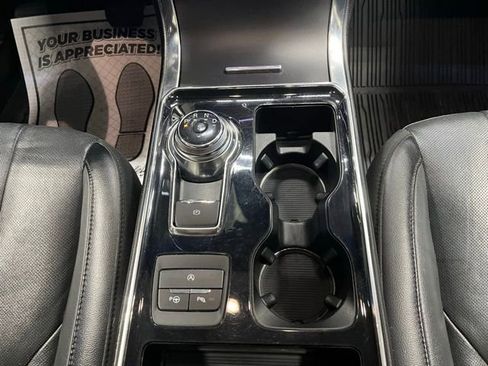 Used 2019 Ford Edge Titanium w/ Equipment Group 301A image 19