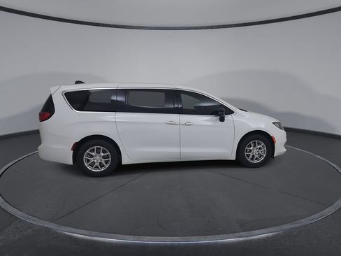New 2027 Chrysler Pacifica LX FWD image 16
