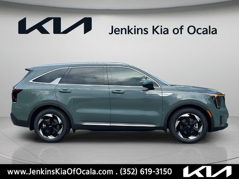 New 2026 Kia Sorento EX w/ EX Premium Package FWD image 2