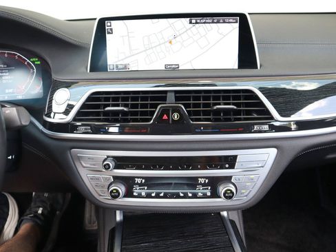 Used 2022 BMW 740i w/ M Sport Package RWD image 53