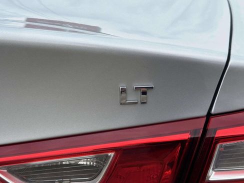 Used 2016 Chevrolet Malibu LT image 35