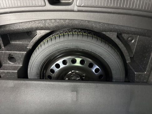 Used 2023 Buick Envision Essence image 14