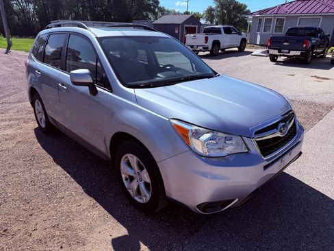 Used 2015 Subaru Forester 2.5i Premium w/ All-Weather Package AWD/4WD image 3