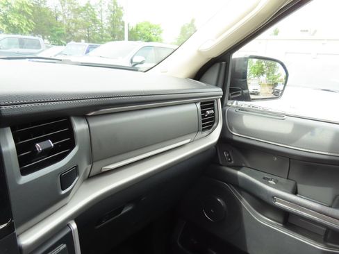 Used 2024 Ford Expedition Max XLT AWD/4WD image 21