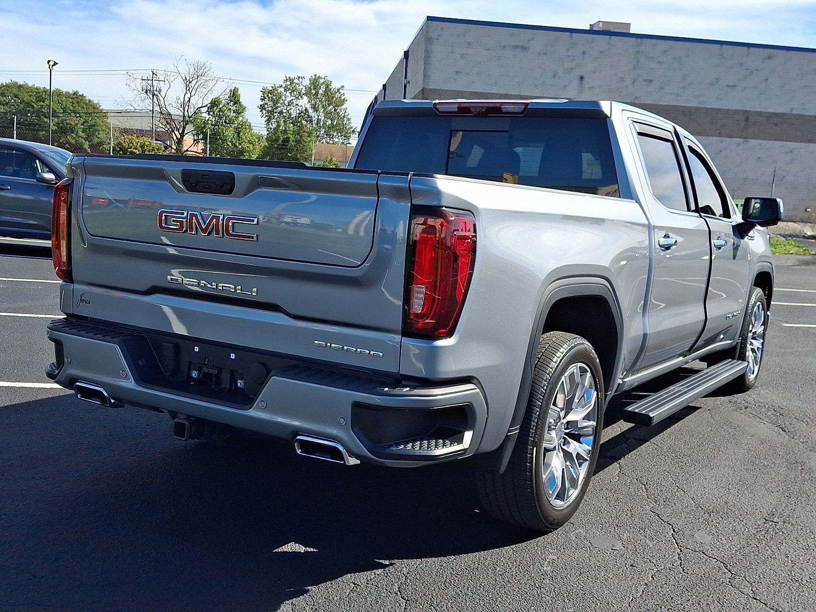 Used 2025 GMC Sierra 1500 Denali w/ Denali Reserve Package AWD/4WD image 6