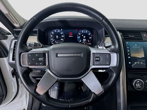 Used 2021 Land Rover Discovery S image 12