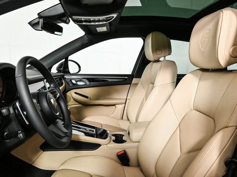 Used 2026 Porsche Macan image 5