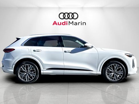 Certified 2025 Audi Q5 Premium Plus w/ Premium Plus image 6