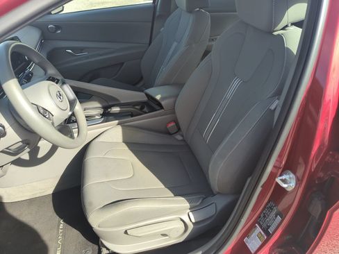 Used 2023 Hyundai Elantra SEL FWD image 12