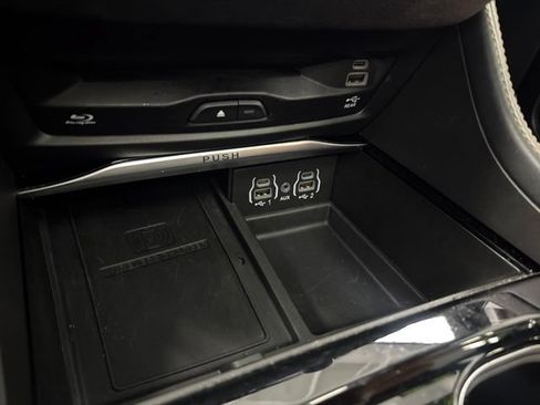 Used 2022 Chrysler Pacifica Pinnacle AWD/4WD image 50