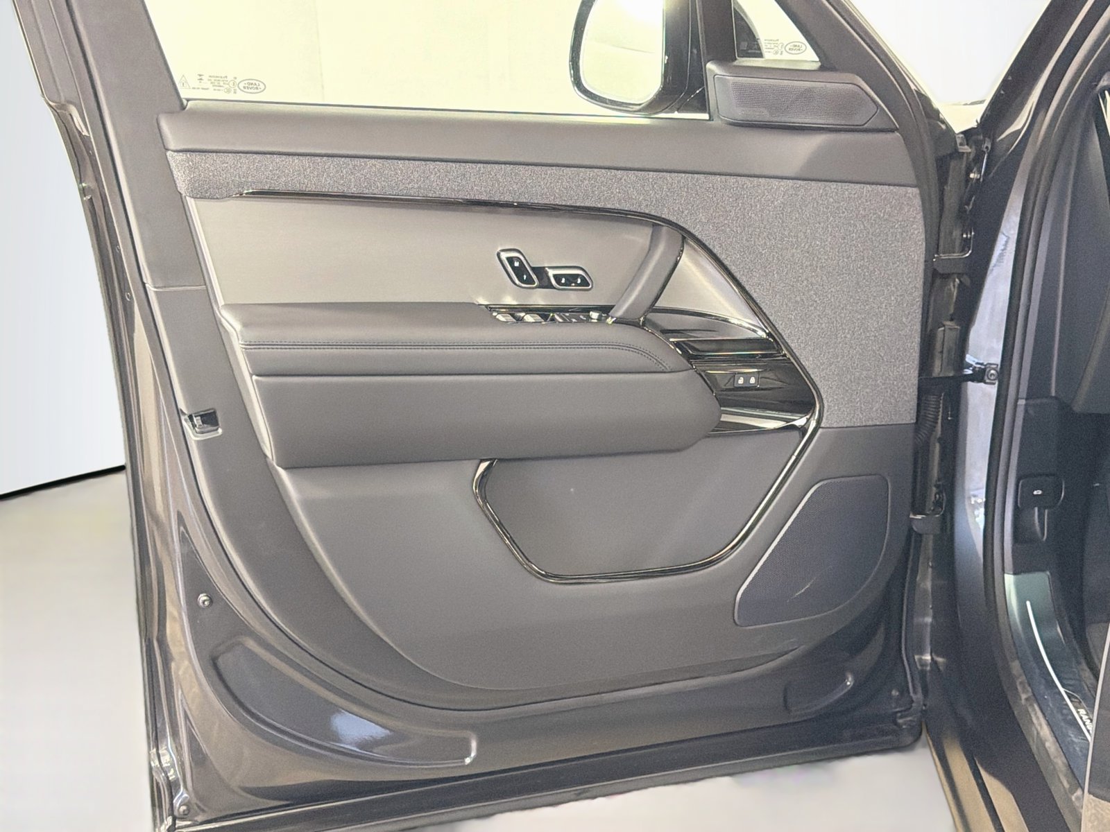 New 2026 Land Rover Range Rover Sport Dynamic SE AWD/4WD image 21