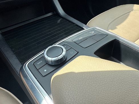 Used 2014 Mercedes-Benz GL 450 4MATIC w/ Lighting Package image 26