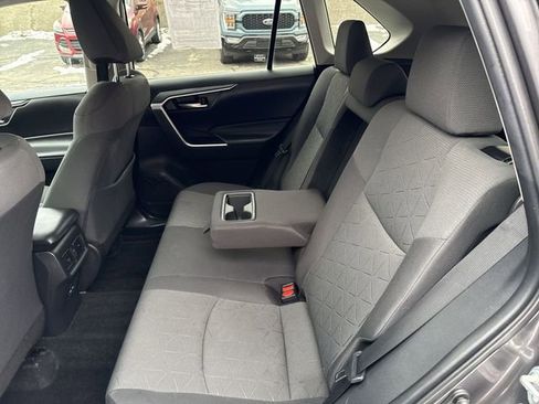 Used 2022 Toyota RAV4 XLE image 25