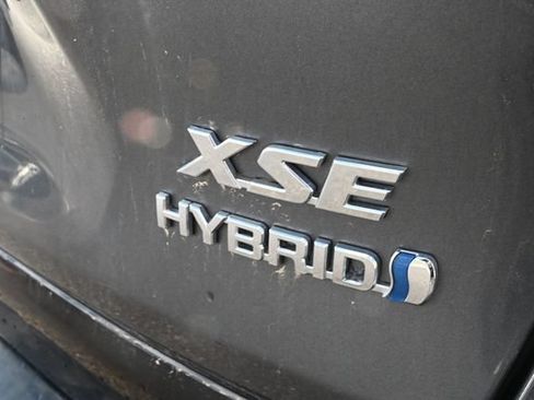Used 2021 Toyota RAV4 XSE w/ Protection Package (TMS) AWD/4WD image 5