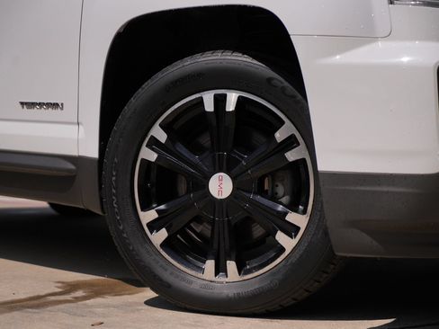 Used 2017 GMC Terrain SLE w/ Nightfall Package FWD image 3