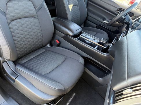 Used 2023 Nissan Pathfinder SV image 11