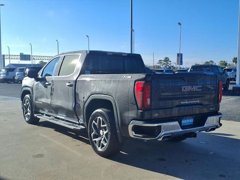 Used 2023 GMC Sierra 1500 SLT image 2