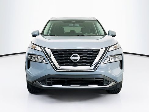 Used 2023 Nissan Rogue SL image 2