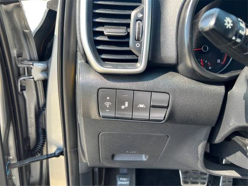 Used 2022 Kia Sportage Nightfall Edition image 19