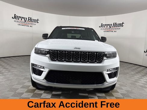 Used 2025 Jeep Grand Cherokee Summit image 3