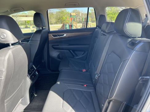 Certified 2026 Volkswagen Atlas SE image 48