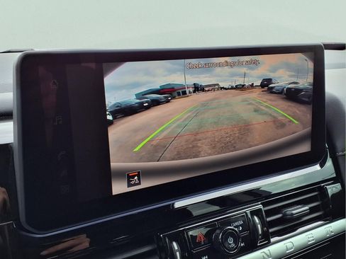 New 2026 Nissan Pathfinder SV image 18