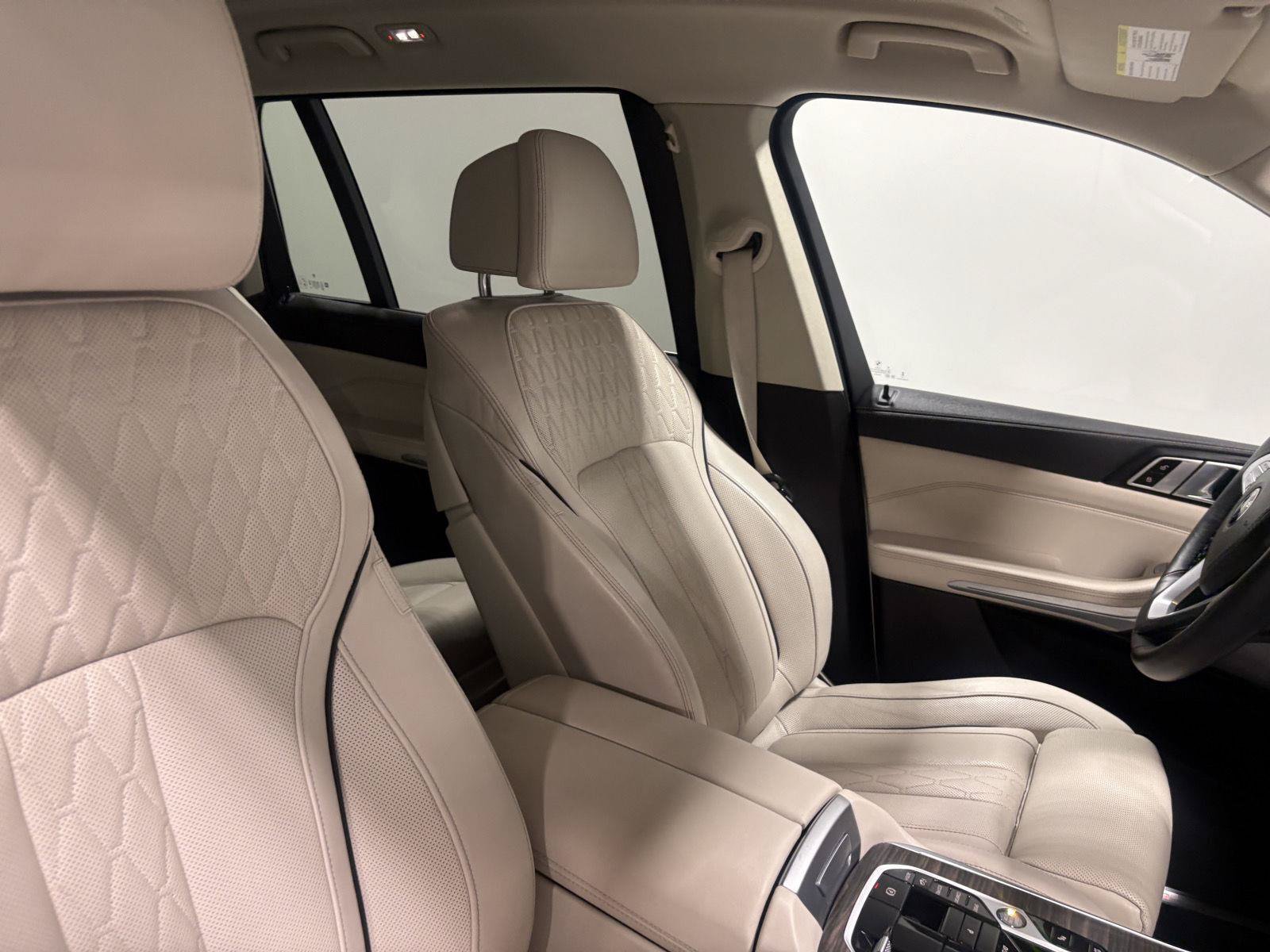 Used 2024 BMW X7 xDrive40i w/ Executive Package AWD/4WD image 35
