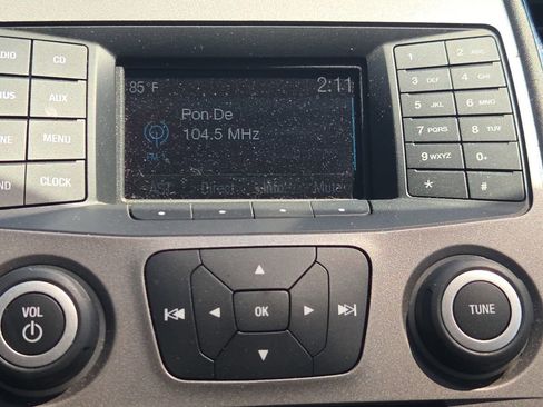 Used 2018 Ford Taurus SE image 10