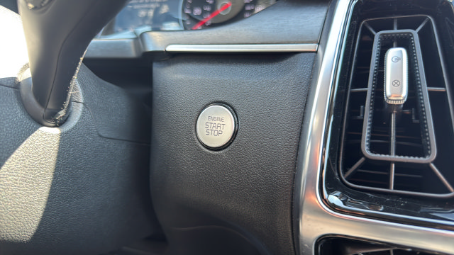 Certified 2022 Kia Sorento SX FWD image 23