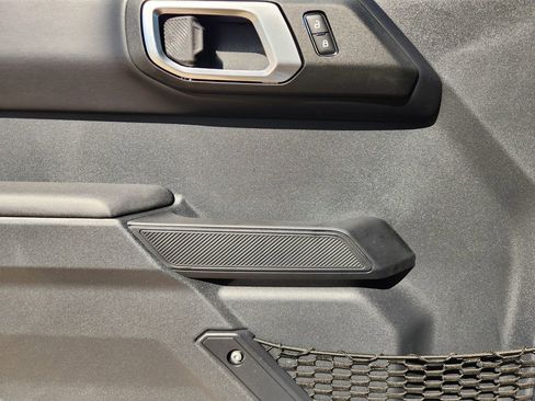 New 2025 Ford Bronco Badlands image 16