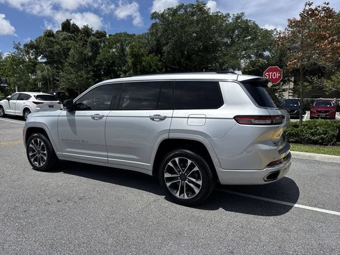 Used 2023 Jeep Grand Cherokee L Overland RWD image 12