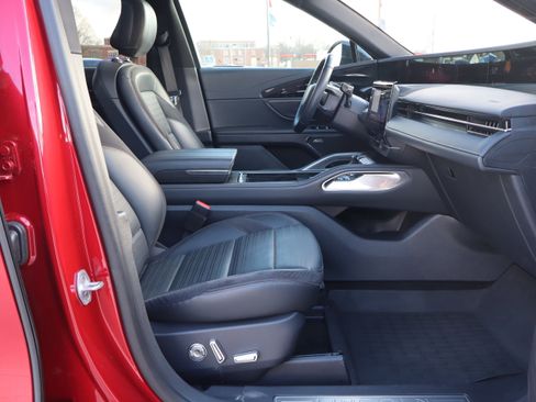 Used 2024 Lincoln Nautilus Reserve w/ Equipment Group 202A image 13