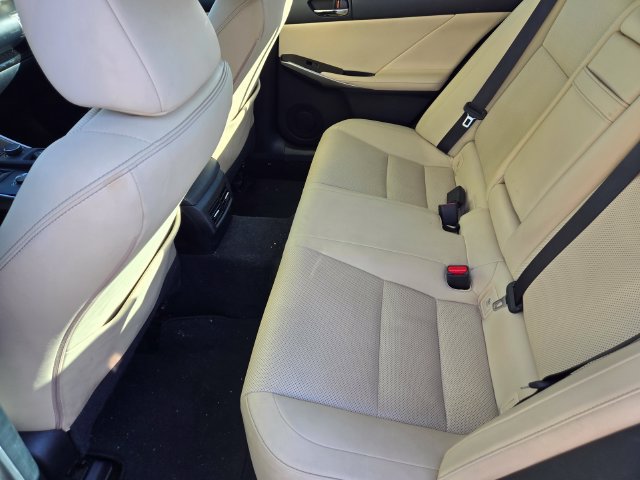 Used 2016 Lexus IS 200t RWD image 10