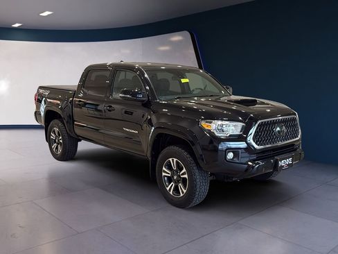 Used 2018 Toyota Tacoma TRD Sport AWD/4WD image 1