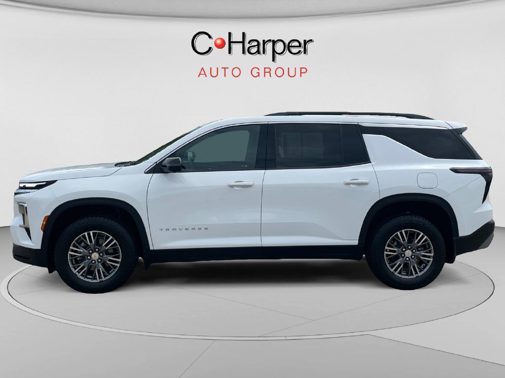 Used 2024 Chevrolet Traverse LT w/ LPO, Floor Liner Package FWD image 6