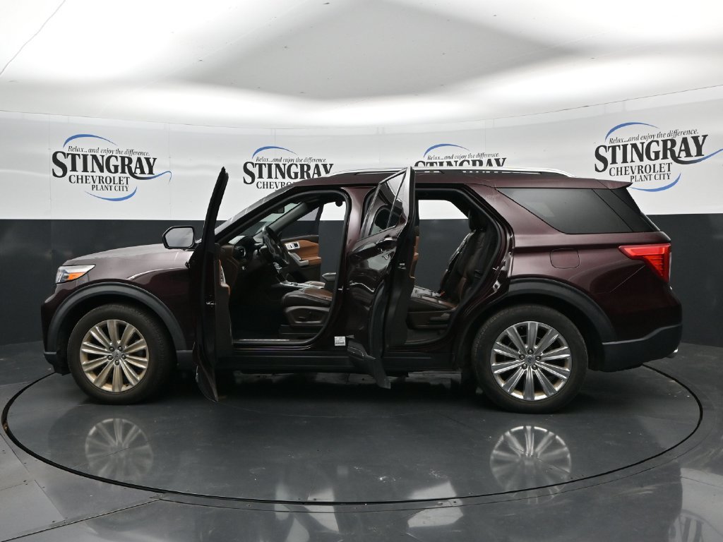 Used 2022 Ford Explorer King Ranch w/ Premium Technology Package RWD image 37
