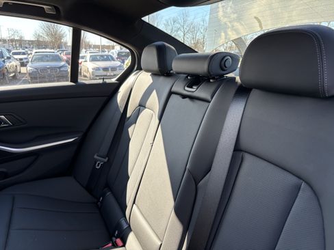 Used 2026 BMW 330i Sedan w/ M Sport Package RWD image 33