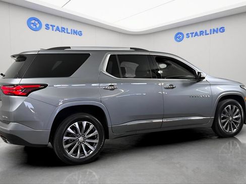 Used 2023 Chevrolet Traverse Premier FWD image 10